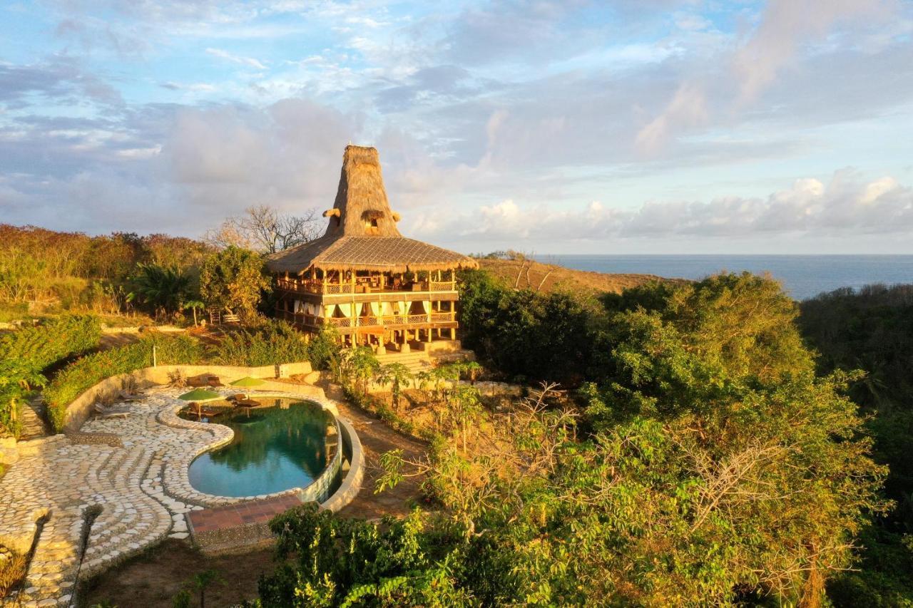 Ngalung Kalla Retreat Waikabubak Exterior photo